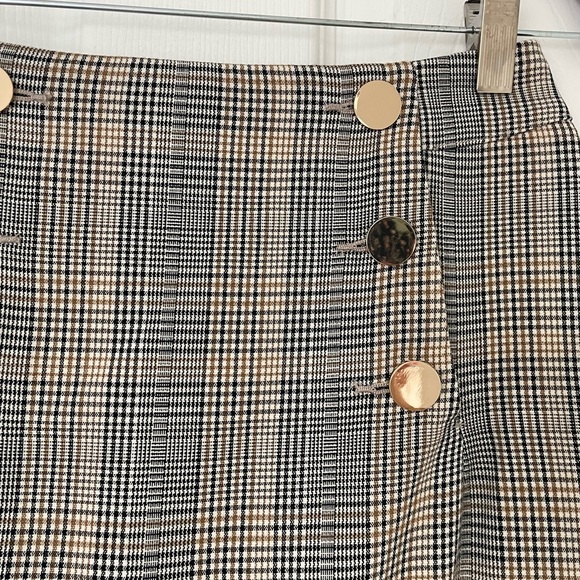 Women’s Skirt - Picture 3 of 4